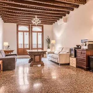 Palazzo Daponte By Lionhost Venedig